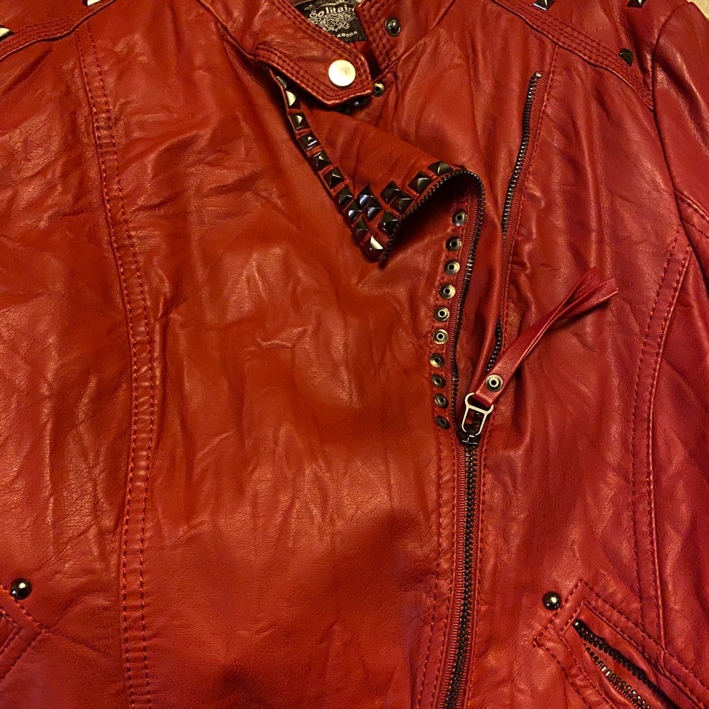 Red leather jacket. - Picture 5 of 7